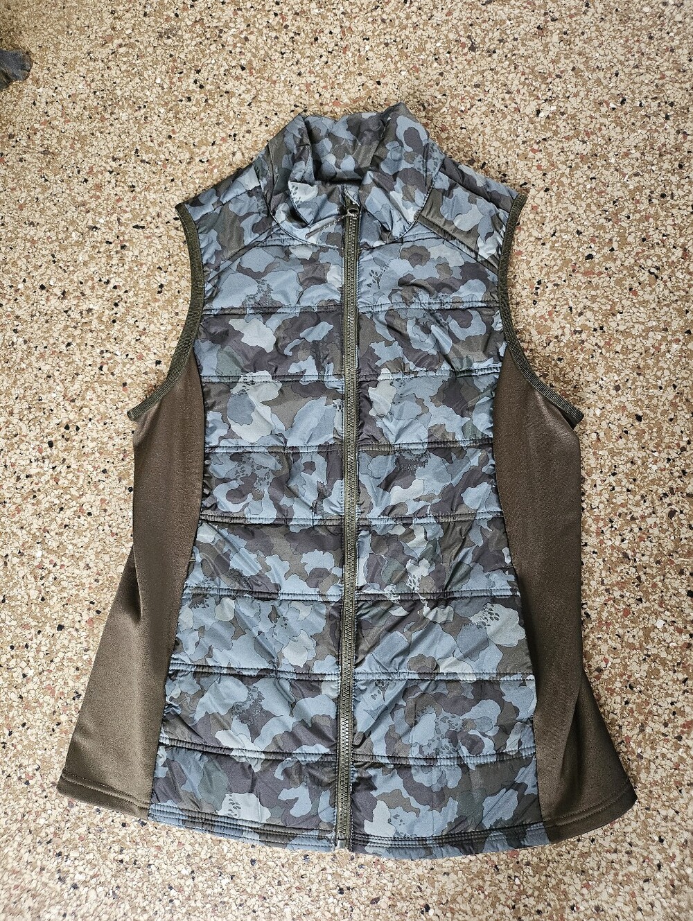 New No Tag Avia Green Camo Full Zip Polyester Lightweight Puffer Vest M [8-10]